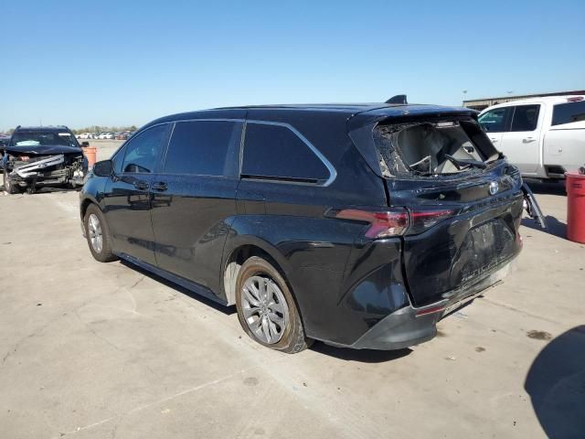 2023 Toyota Sienna LE