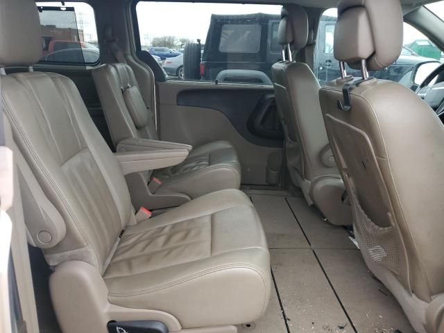 2013 Chrysler Town & Country Touring