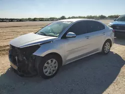 KIA Vehiculos salvage en venta: 2022 KIA Rio LX