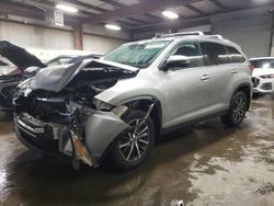 Salvage cars for sale at Elgin, IL auction: 2019 Toyota Highlander SE