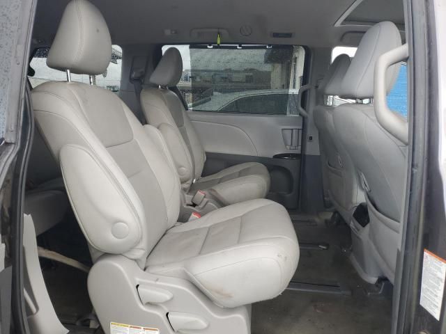 2017 Toyota Sienna XLE