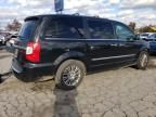 2013 Chrysler Town & Country Touring L