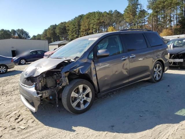 2013 Toyota Sienna Sport