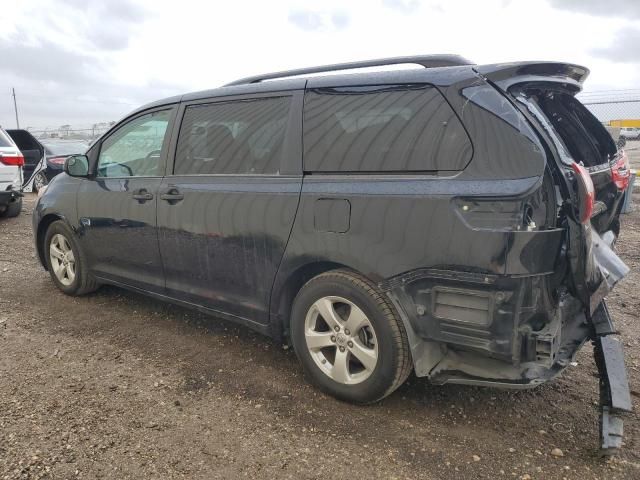 2017 Toyota Sienna LE