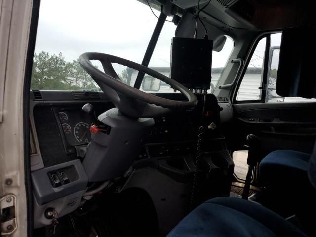 2006 Freightliner Conventional Columbia