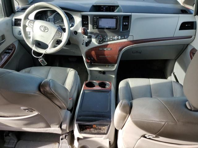 2013 Toyota Sienna XLE