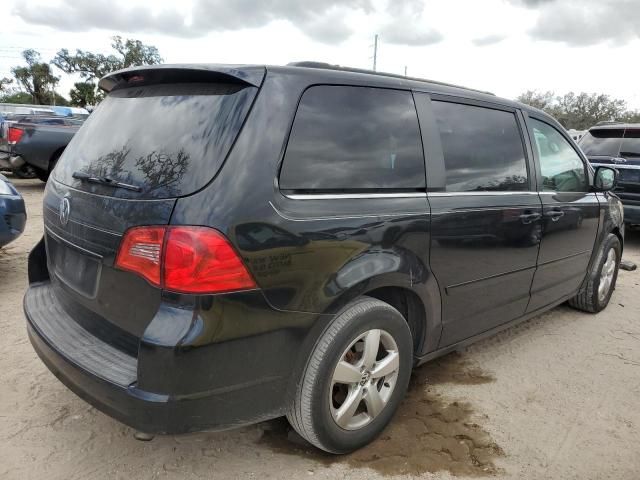 2011 Volkswagen Routan SE