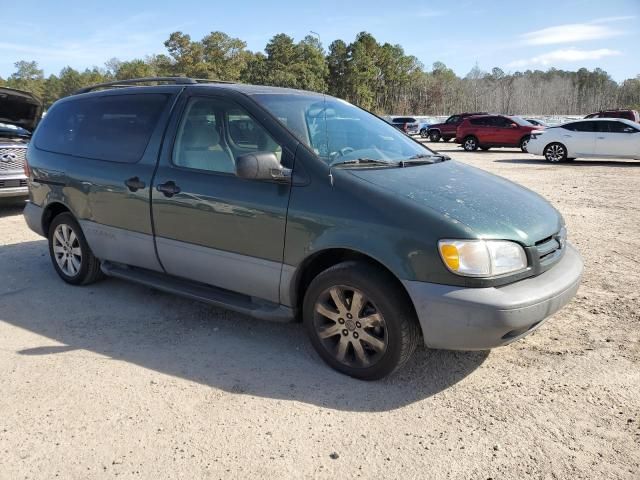 1999 Toyota Sienna LE