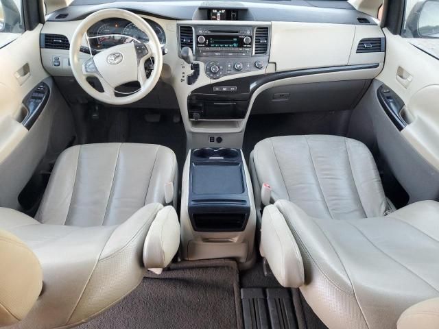 2011 Toyota Sienna LE