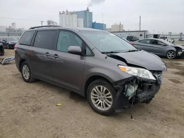 2011 Toyota Sienna XLE