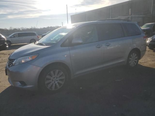 2012 Toyota Sienna LE