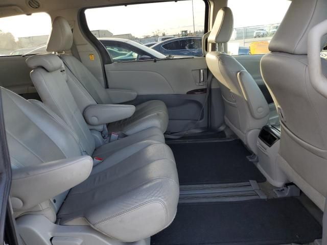 2013 Toyota Sienna XLE