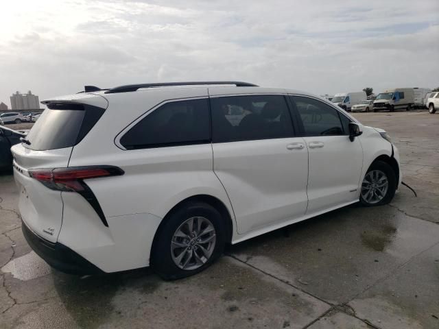 2021 Toyota Sienna LE