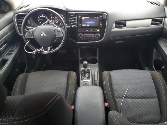 2016 Mitsubishi Outlander SE