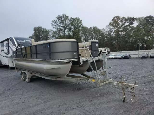 2022 Bentley Pontoon