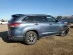 2017 Toyota Highlander SE