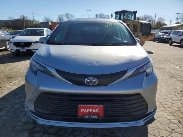 2023 Toyota Sienna XLE