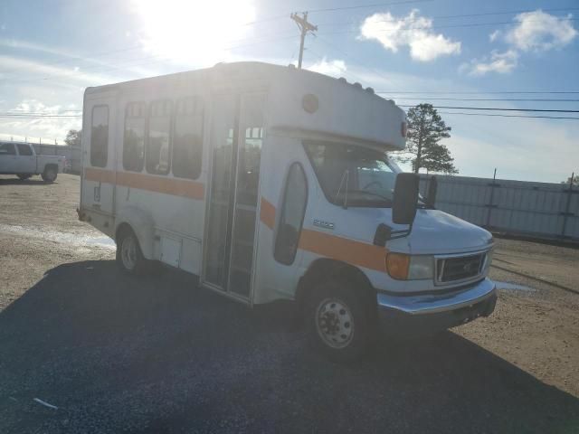 2006 Ford Econoline E350 Super Duty Cutaway Van