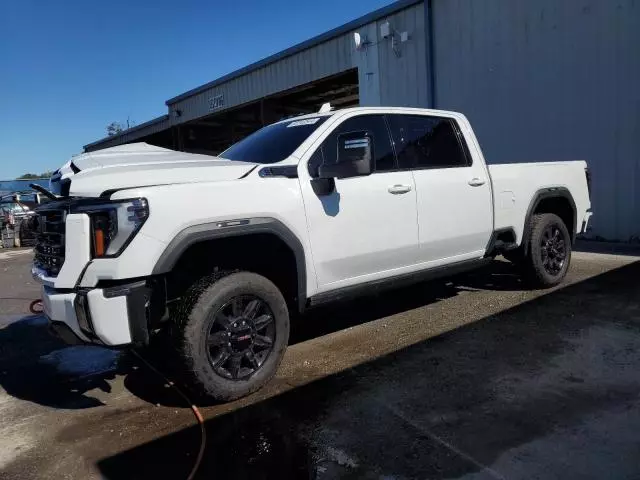 2024 GMC Sierra K2500 AT4