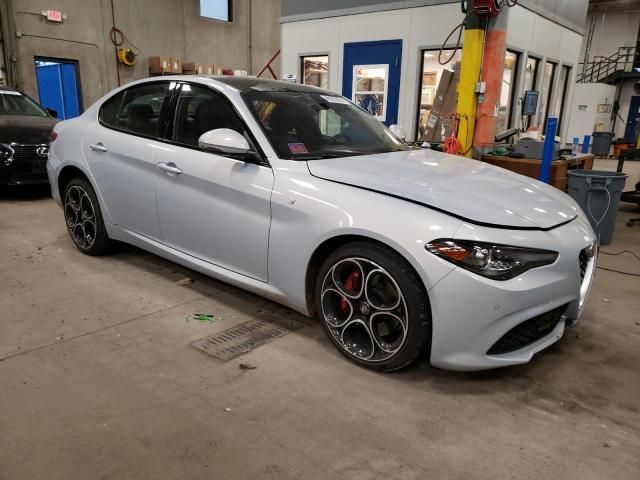 2022 Alfa Romeo Giulia Super