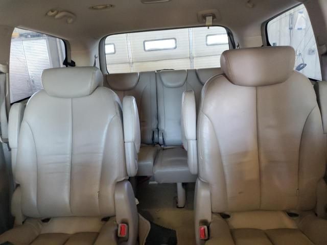 2007 Hyundai Entourage GLS