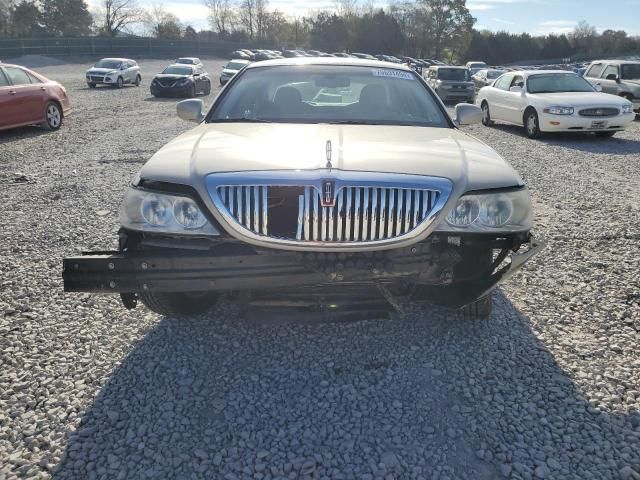 2010 Lincoln Town Car Signature Limited