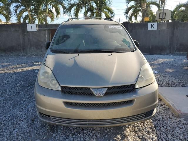 2004 Toyota Sienna CE