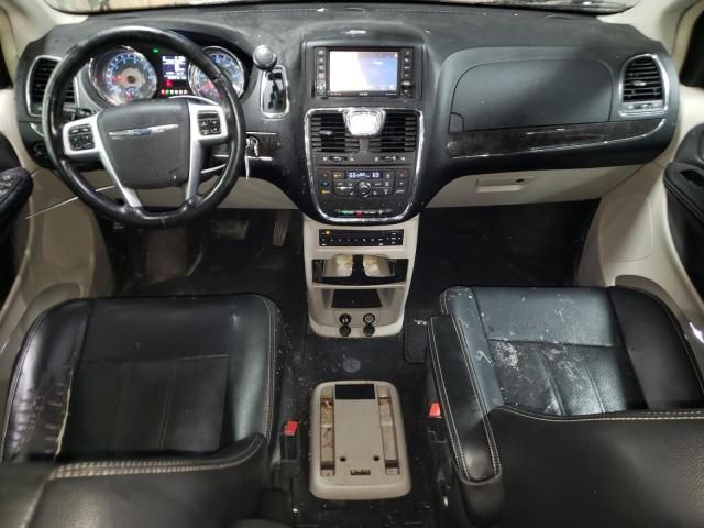 2011 Chrysler Town & Country Touring L