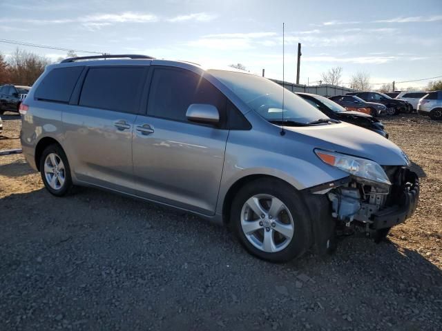 2014 Toyota Sienna LE