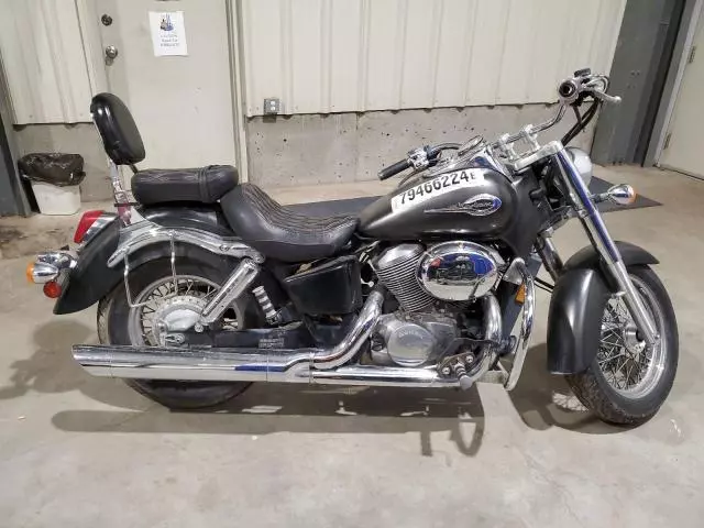 2001 Honda VT750 C3