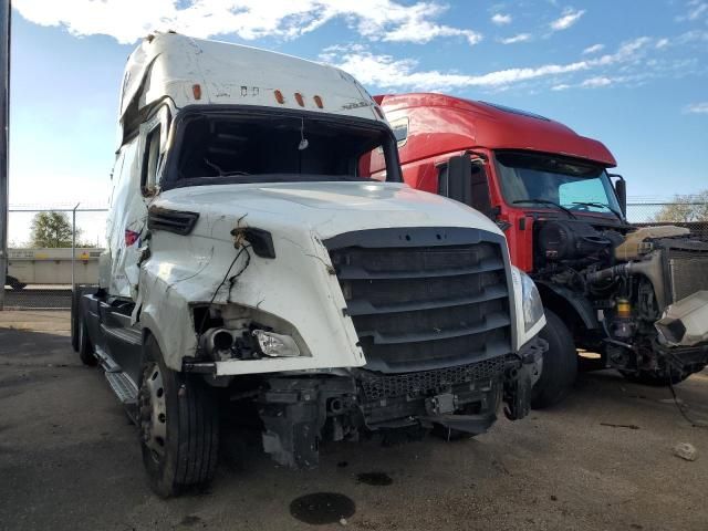 2020 Freightliner Cascadia 126