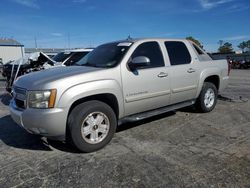 Salvage cars for sale from Copart Chicago: 2009 Chevrolet Avalanche C1500 LT