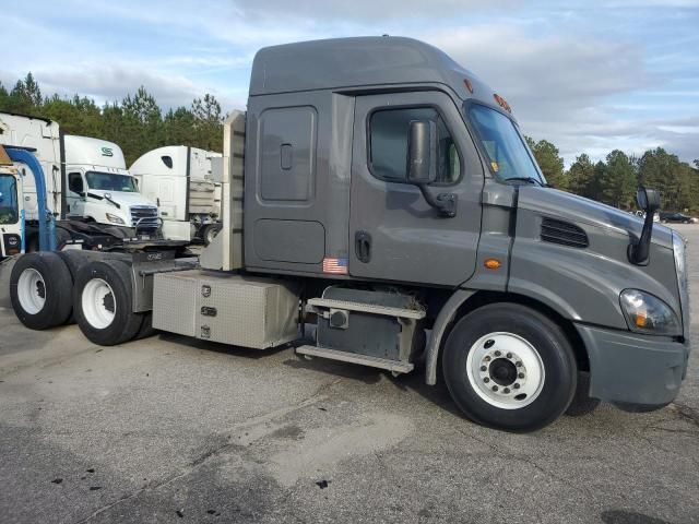 2018 Freightliner Cascadia 113