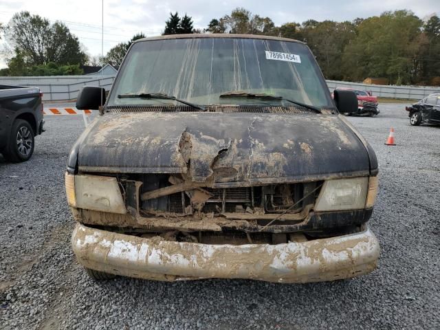 2000 Ford Econoline E150 Van