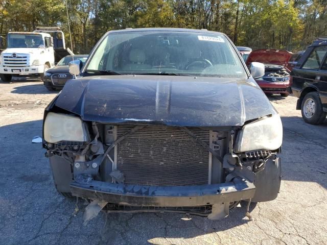 2011 Chrysler Town & Country Touring L