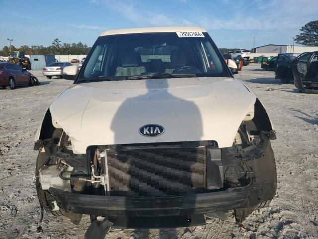 2013 KIA Soul +