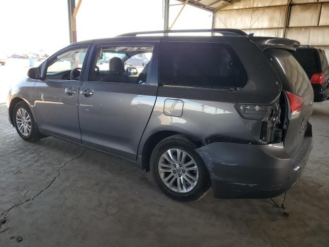 2012 Toyota Sienna XLE