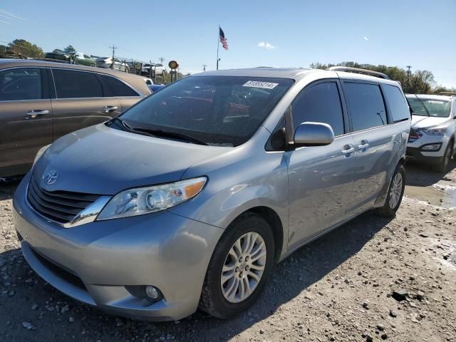 2012 Toyota Sienna XLE