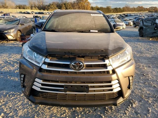 2019 Toyota Highlander SE