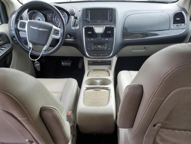 2014 Chrysler Town & Country Touring L