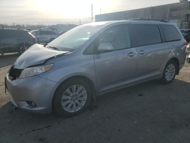 2013 Toyota Sienna XLE