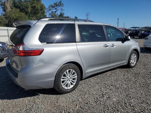 2015 Toyota Sienna XLE