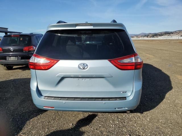 2016 Toyota Sienna XLE