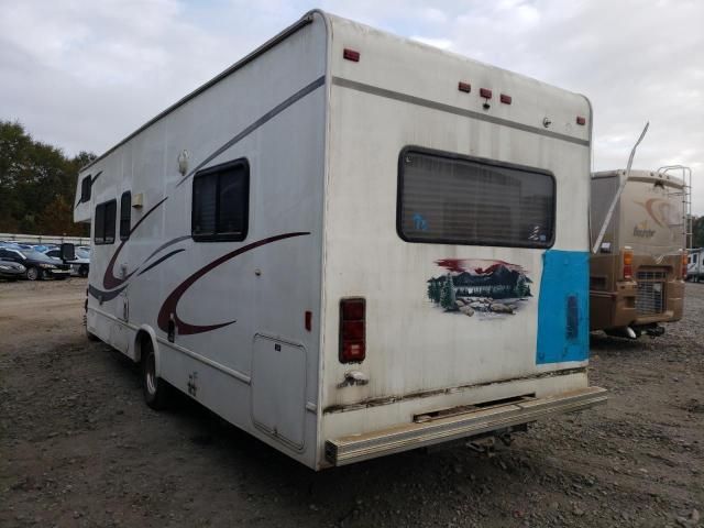 2004 Ford Econoline E450 Super Duty Cutaway Van