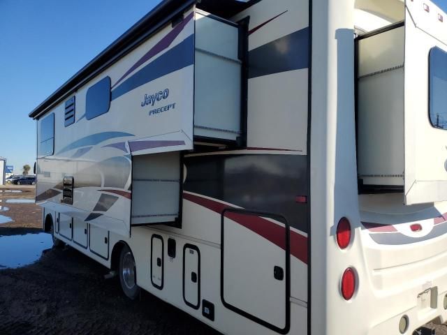 2015 Jayco 2015 Ford F53