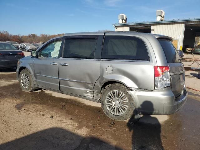 2014 Chrysler Town & Country Touring L