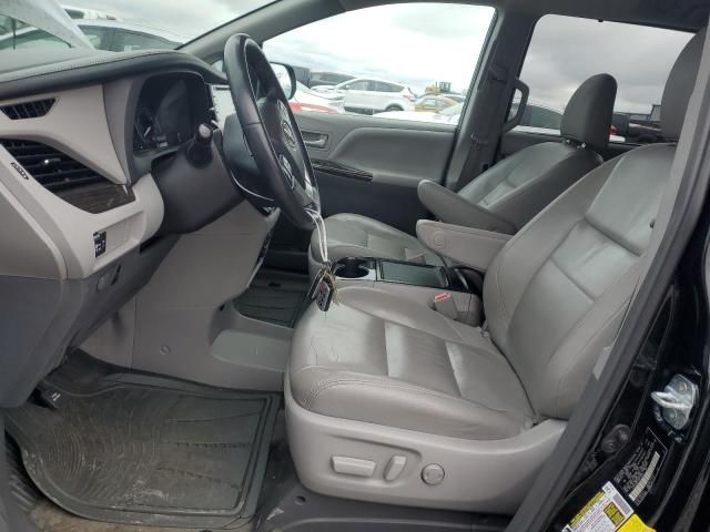 2018 Toyota Sienna XLE