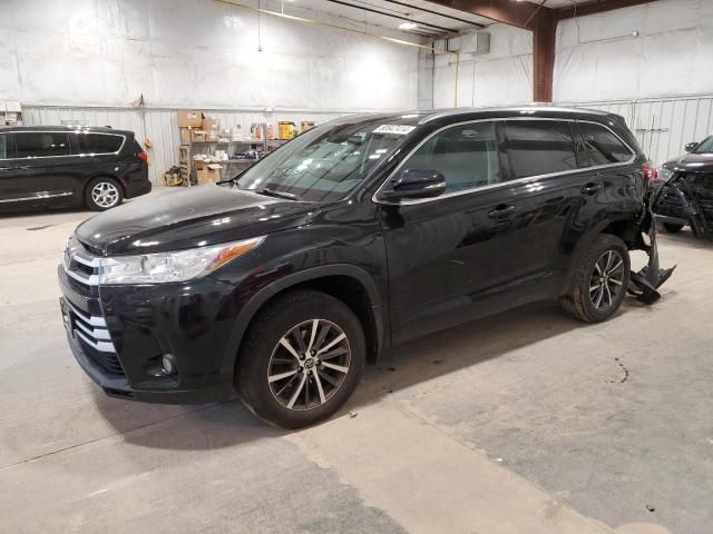 2017 Toyota Highlander SE