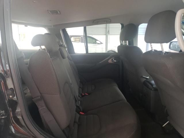 2006 Nissan Pathfinder LE