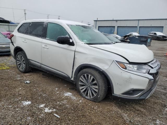 2020 Mitsubishi Outlander SE